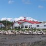 Le camping vu du bord de l'eau